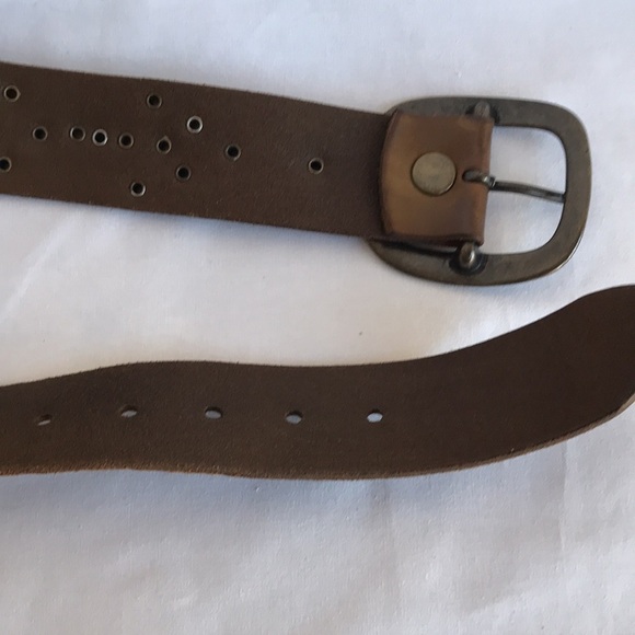 Brown belt with rustic brass buckle and studs, size M - Picture 5 of 6